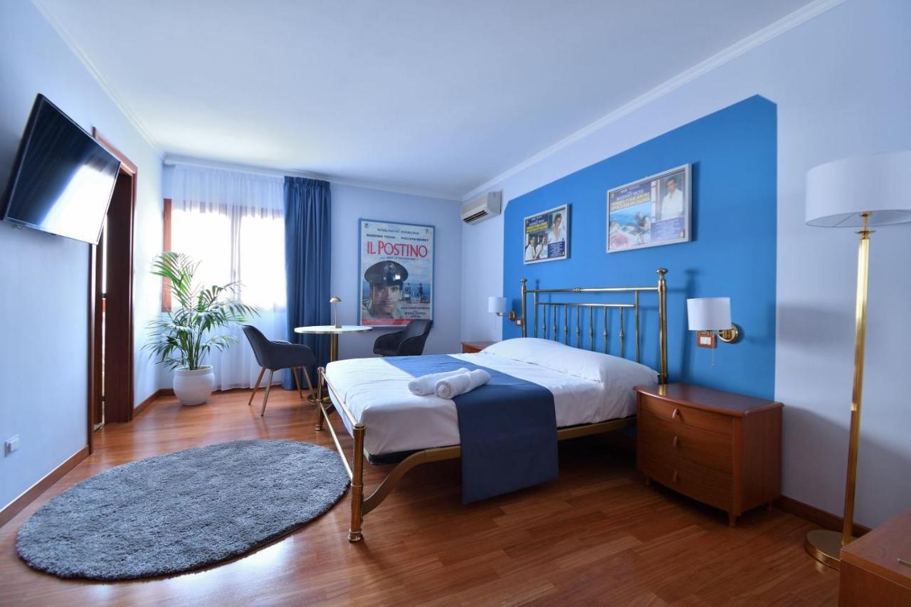 Bed and Breakfast Le Cinema à Formia Extérieur photo